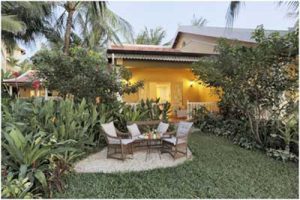 Du khách sẽ có một không gian thư giãn với thiết kế sân vườn với không gian xanh dân dã làm chủ đạo.