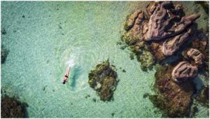 Và cuối cùng, trong không gian đậm chất xưa cũ, du khách sẽ được thả mình vào dòng nước xanh mát bên trong khu nghỉ dưỡng.