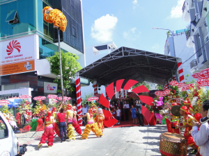 Màn múa lân chào mừng khai trương