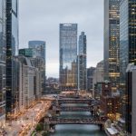 Pelli Clarke & Partners hoàn thành tòa nhà chọc trời “thấm nhuần sự nhẹ nhàng” ở Chicago